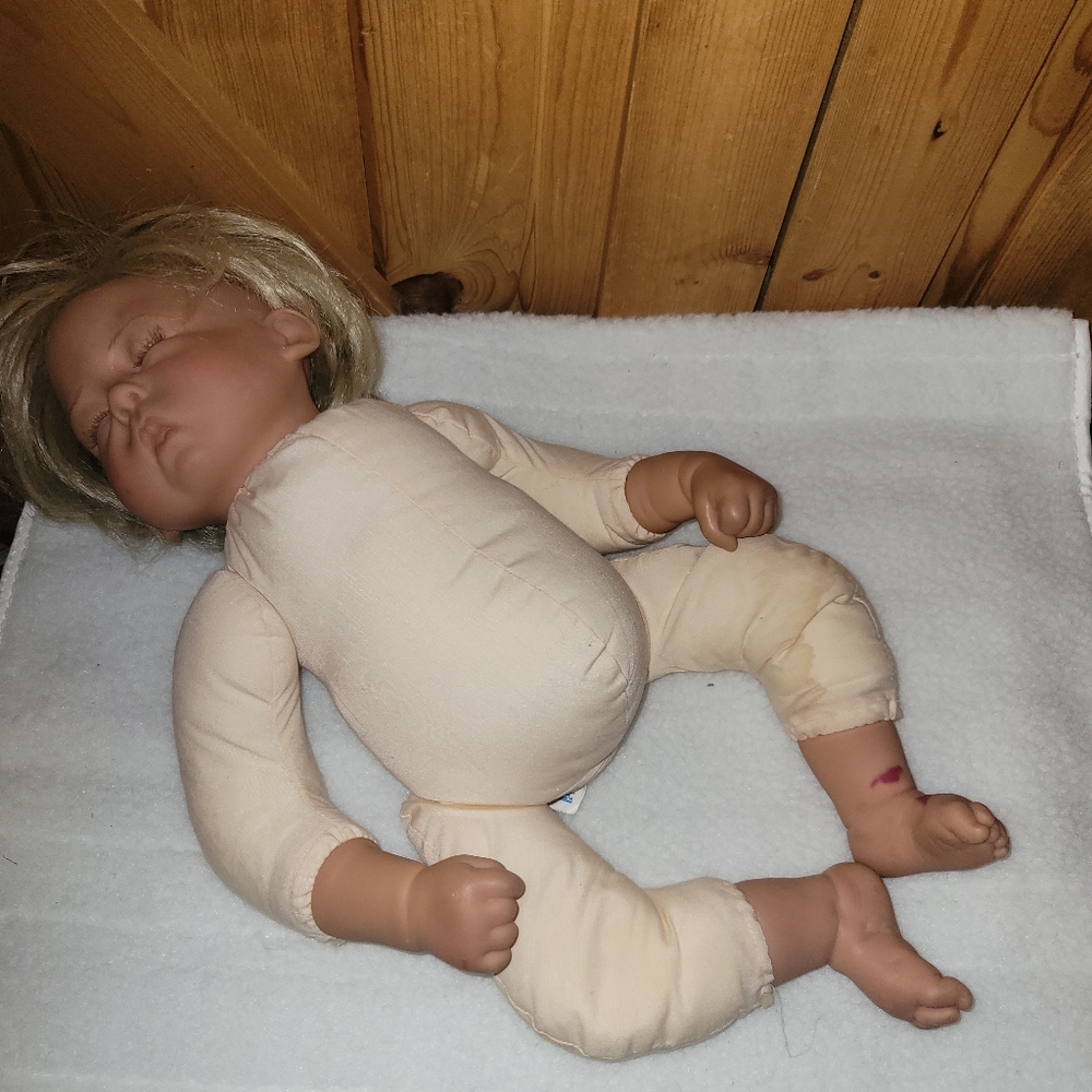 Lee Middleton Vintage  Realistic Baby Doll "Cherish"  Blonde Hair - Picture 8 of 14
